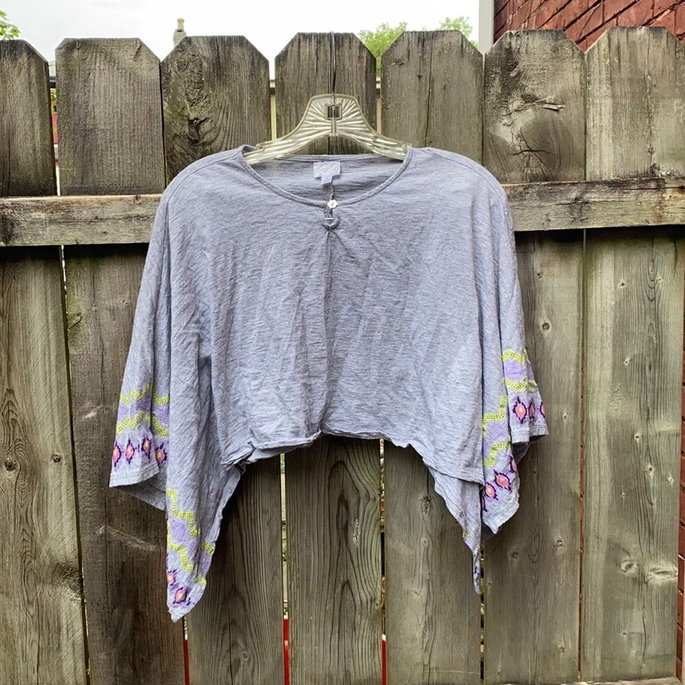 Wide sleeve crop top size m